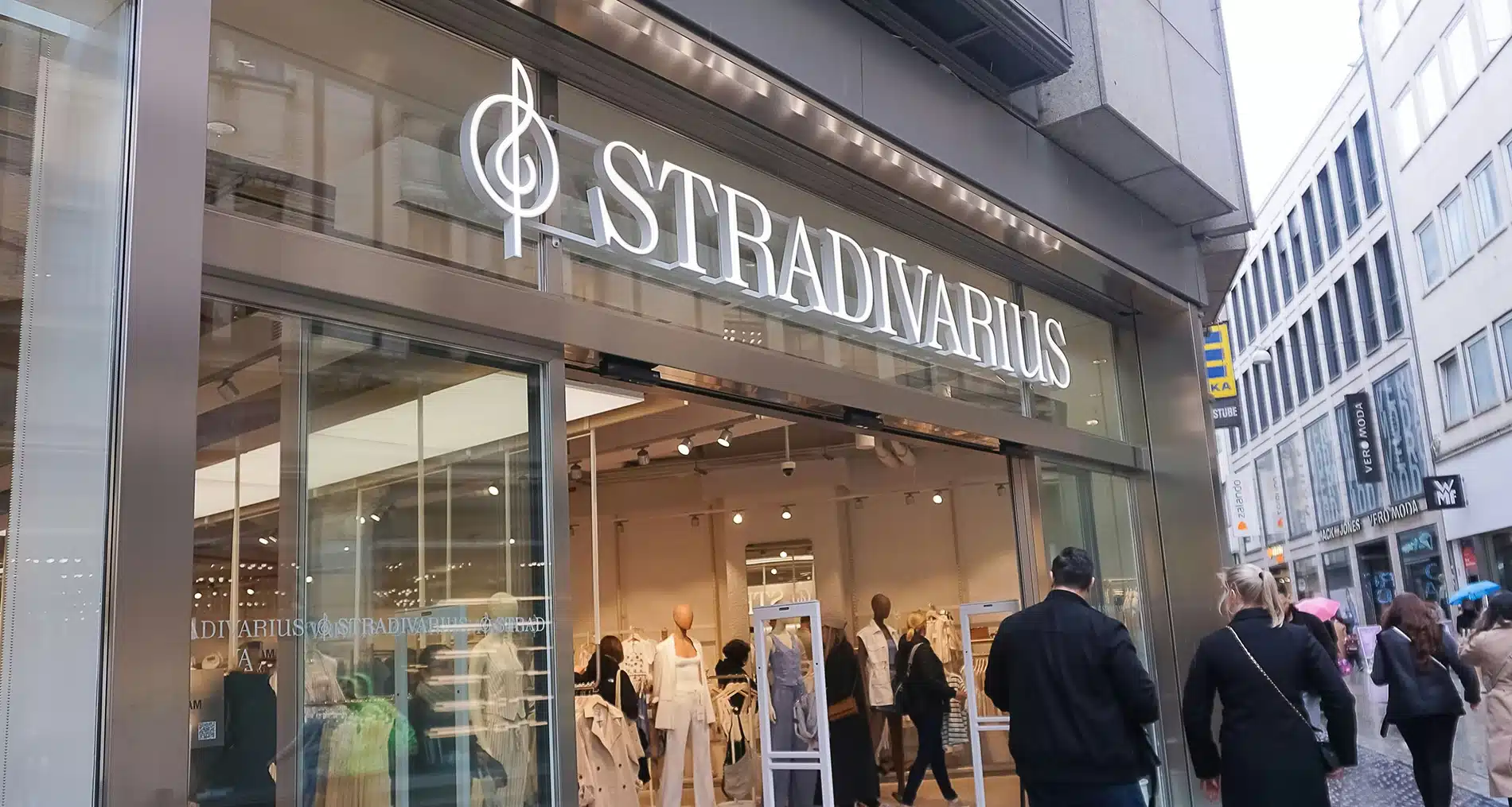 Banner 1 - Stradivarius Rom&acirc;nia