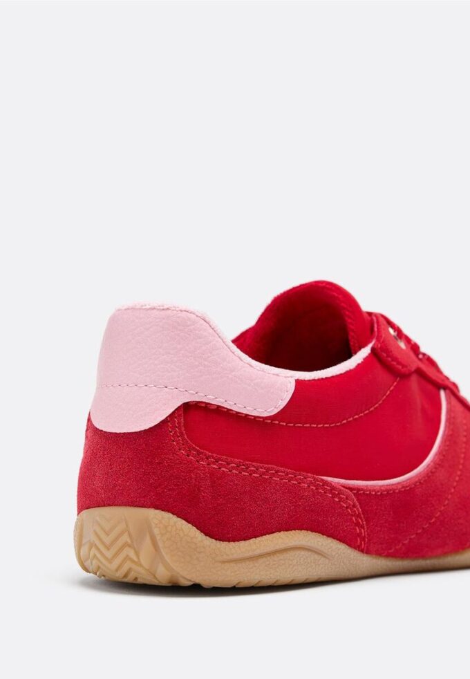 Adidași cu talpă plată și detalii din piele Adidași cu talpă plată și detalii din piele