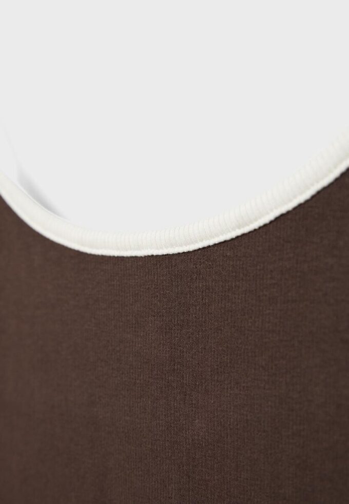 B07 Topuri cu bretele din tricot cu nervuri B07 Topuri cu bretele din tricot cu nervuri