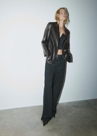 Blazer cu croială regular, cu aspect de piele
