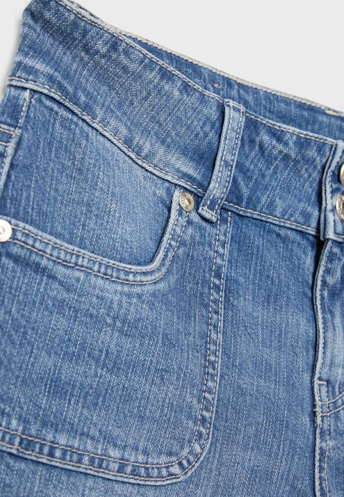 Blugi cu talie joasă și buzunare în cusătură Blugi cu talie joasă și buzunare în cusătură