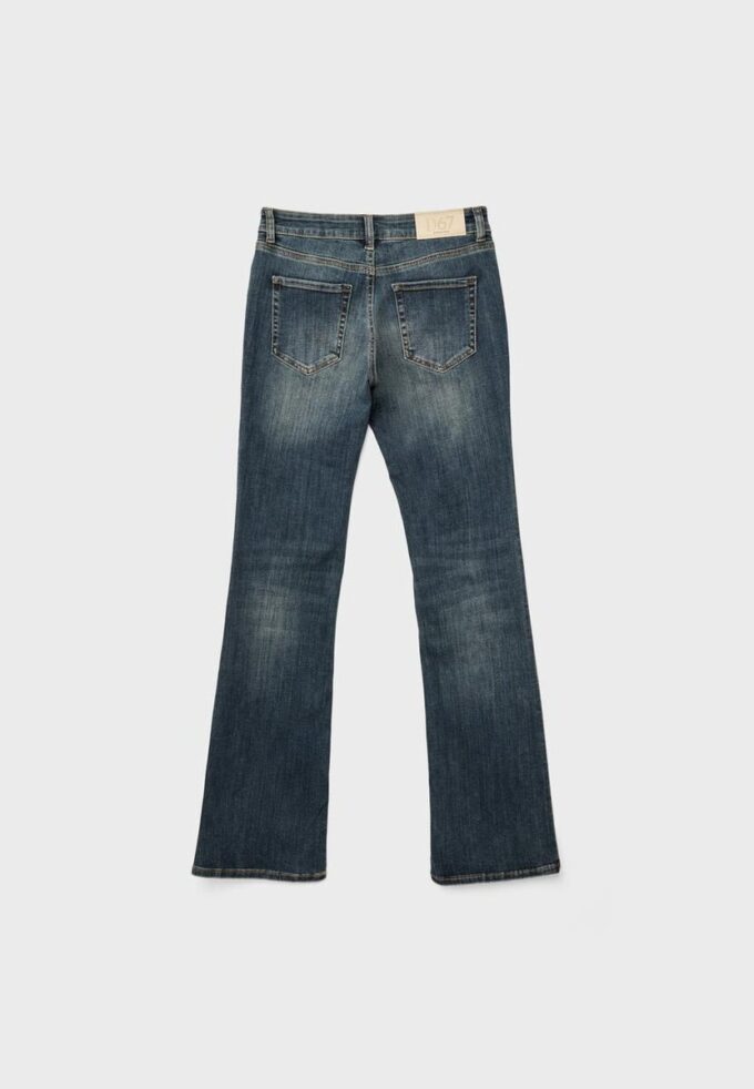 Blugi D67 Slim Fit Boot-Cut Blugi D67 Slim Fit Boot-Cut
