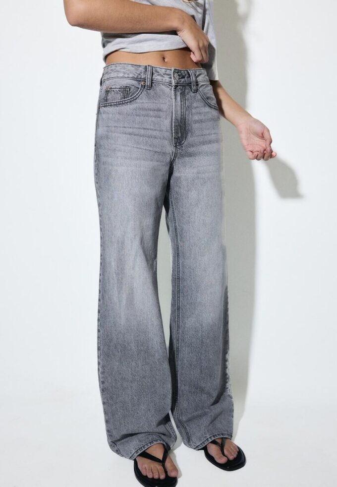 Blugi D92 cu croi drept și Wide Leg Blugi D92 cu croi drept și Wide Leg