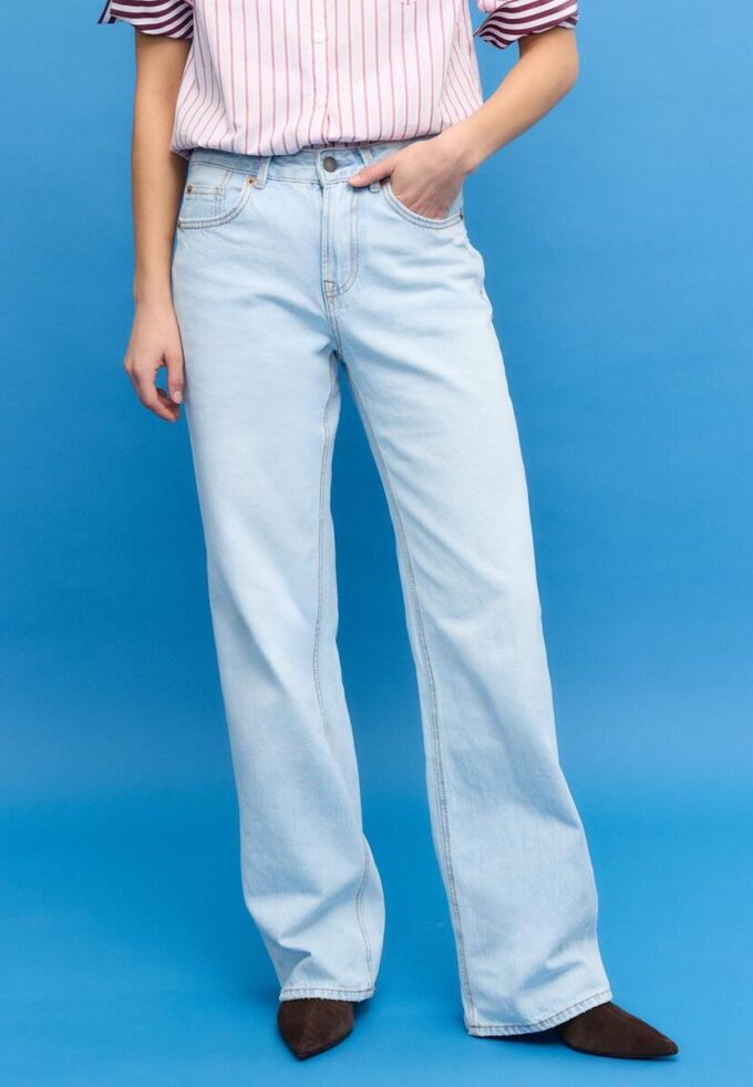 Blugi D92 cu croi drept și Wide Leg Blugi D92 cu croi drept și Wide Leg