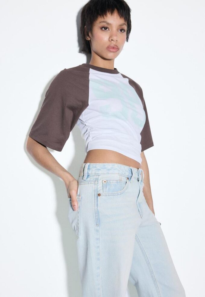 Blugi D92 cu croi drept și Wide Leg Blugi D92 cu croi drept și Wide Leg