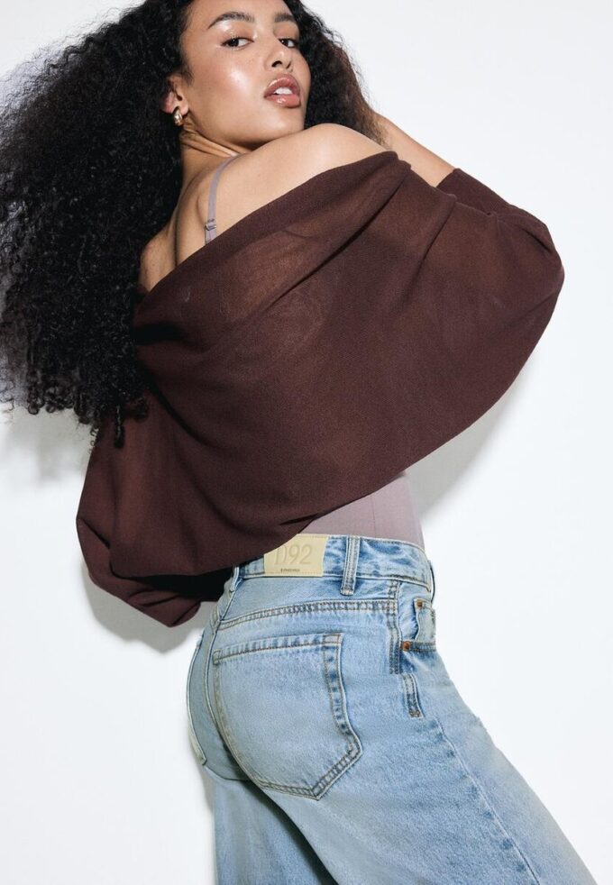 Blugi D92 cu croi drept și Wide Leg Blugi D92 cu croi drept și Wide Leg