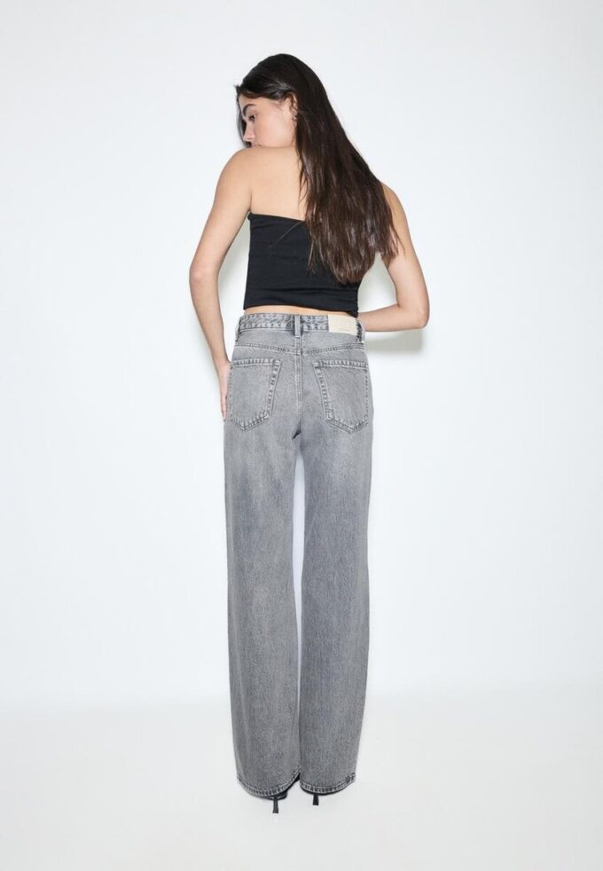 Blugi D92 cu croi drept și Wide Leg Blugi D92 cu croi drept și Wide Leg