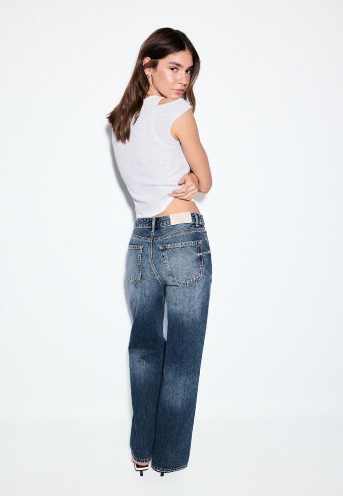 Blugi D92 cu croi drept și Wide Leg Blugi D92 cu croi drept și Wide Leg