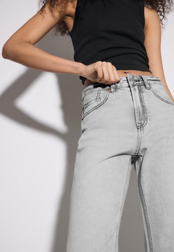 Blugi D92 cu croi drept și Wide Leg Blugi D92 cu croi drept și Wide Leg