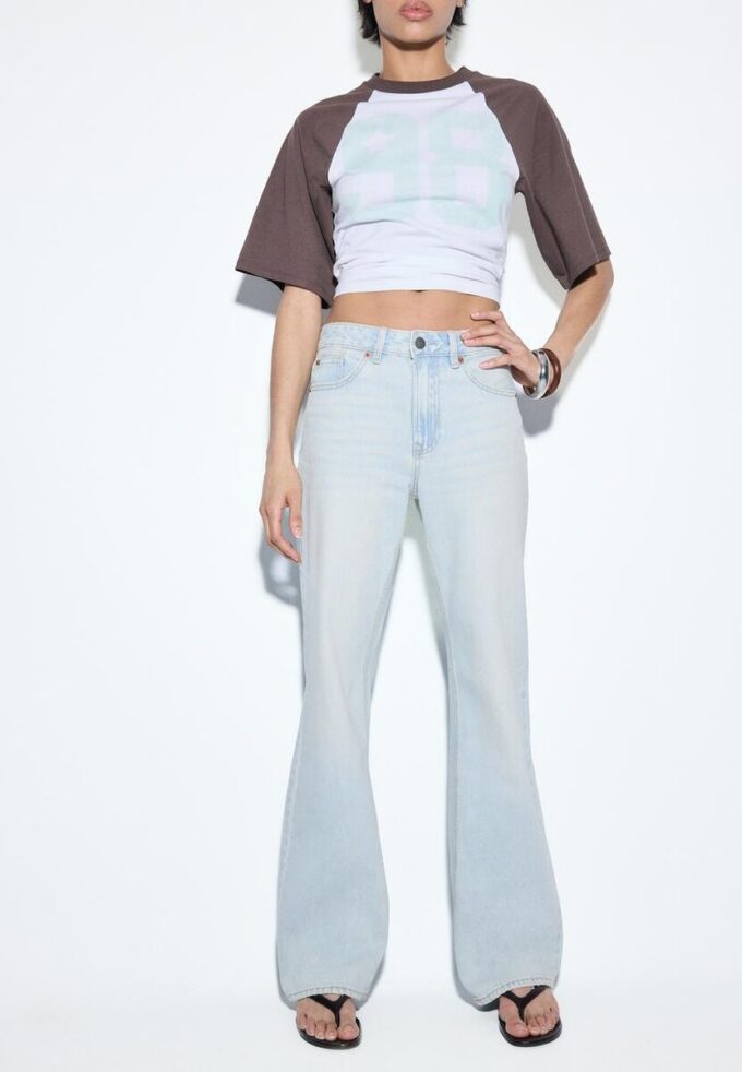 Blugi D92 cu croi drept și Wide Leg Blugi D92 cu croi drept și Wide Leg