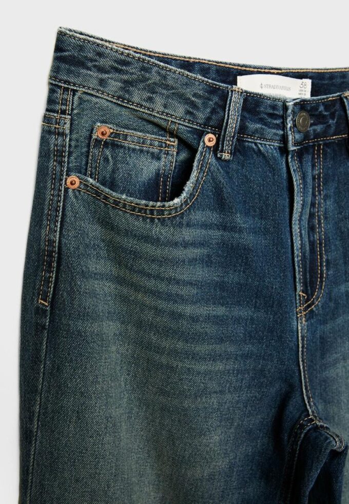 Blugi D92 cu croi drept și Wide Leg Blugi D92 cu croi drept și Wide Leg