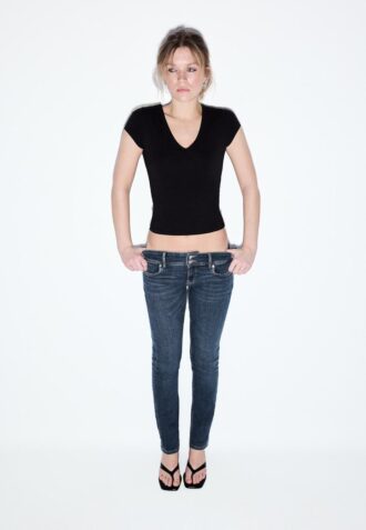 Blugi slim fit cu talie joasă
