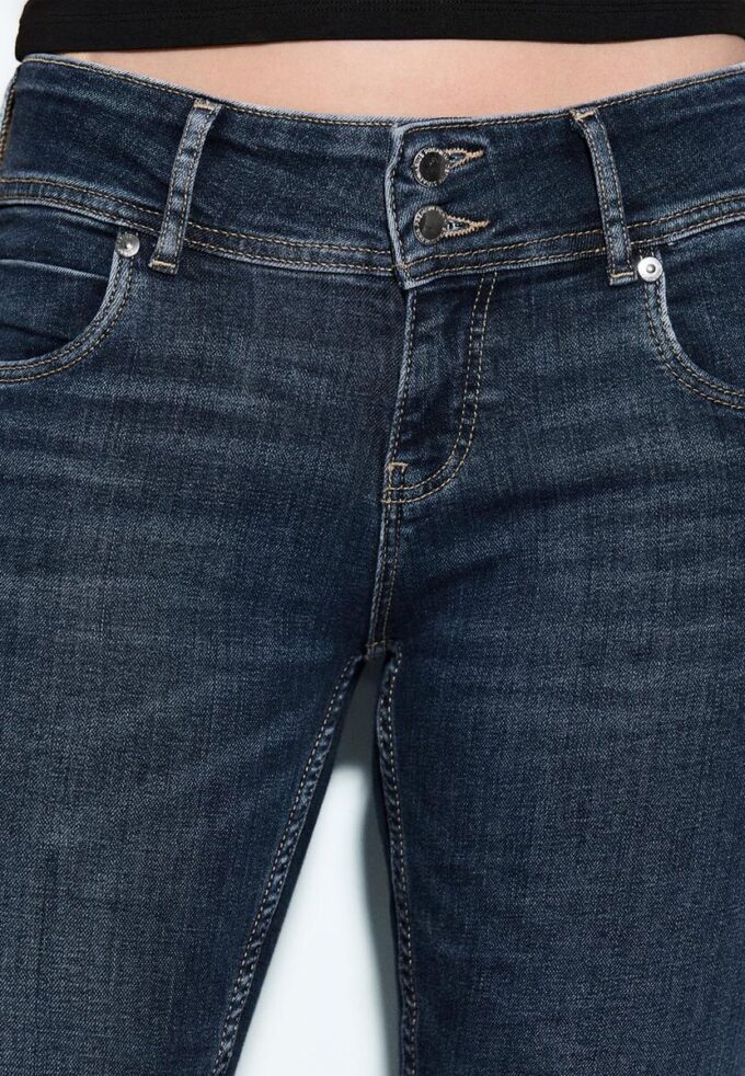 Blugi slim fit cu talie joasă Blugi slim fit cu talie joasă