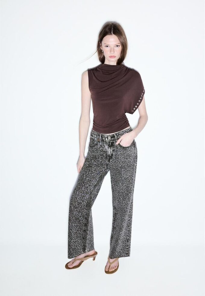 Blugi Wide Leg cu croi larg și imprimeu leopard Blugi Wide Leg cu croi larg și imprimeu leopard