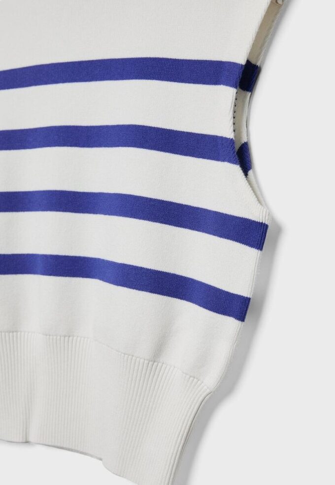 Bluză din tricot cu guler rotund