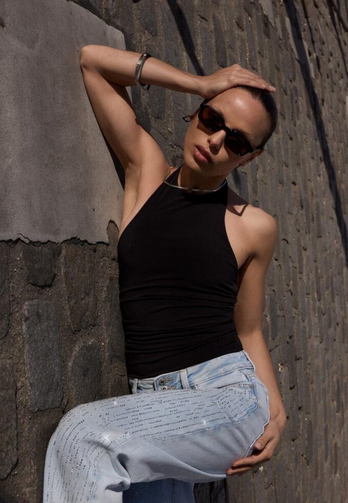 Body cu gât halter