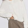 Cardigan cu nasturi, tricotat în stil „cable” Cardigan cu nasturi, tricotat în stil „cable”