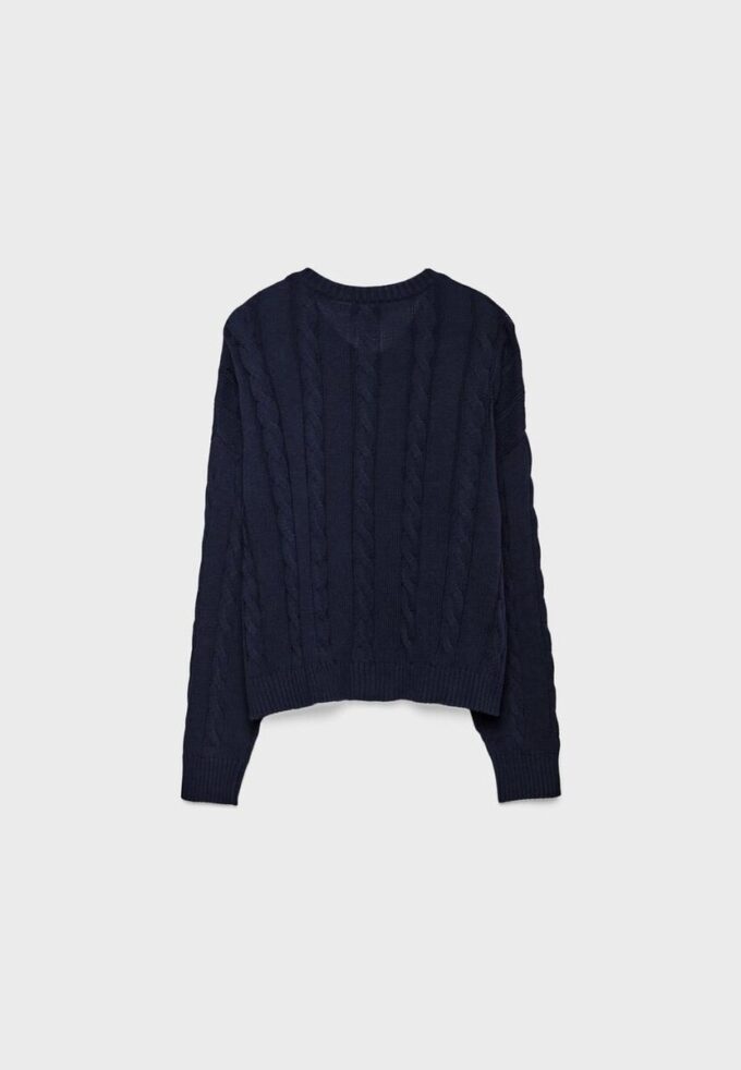 Cardigan cu nasturi, tricotat în stil „cable” Cardigan cu nasturi, tricotat în stil „cable”