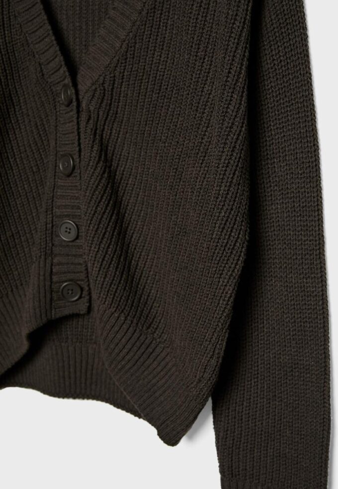 Cardigan din tricot cu nasturi Cardigan din tricot cu nasturi