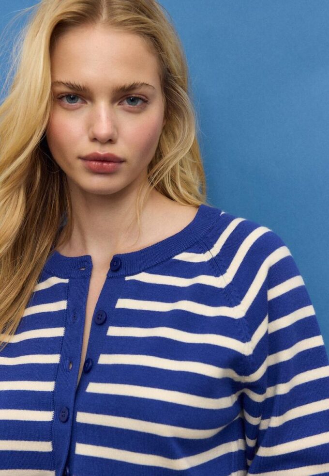 Cardigan din tricot cu nasturi și mâneci raglan