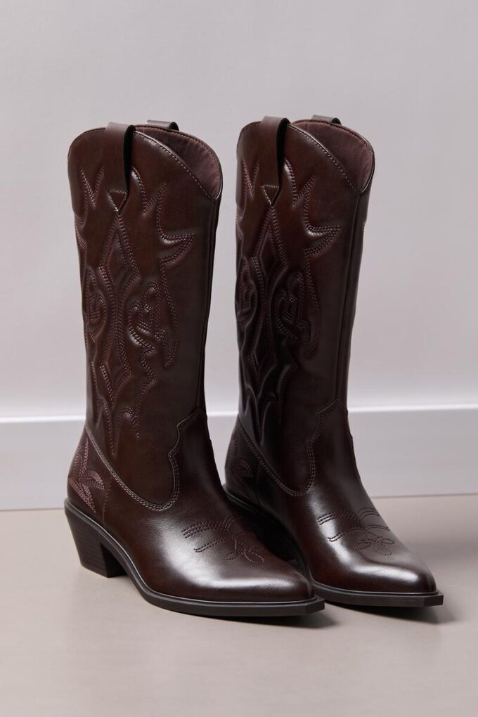 Cizme de cowboy cu toc Cizme de cowboy cu toc