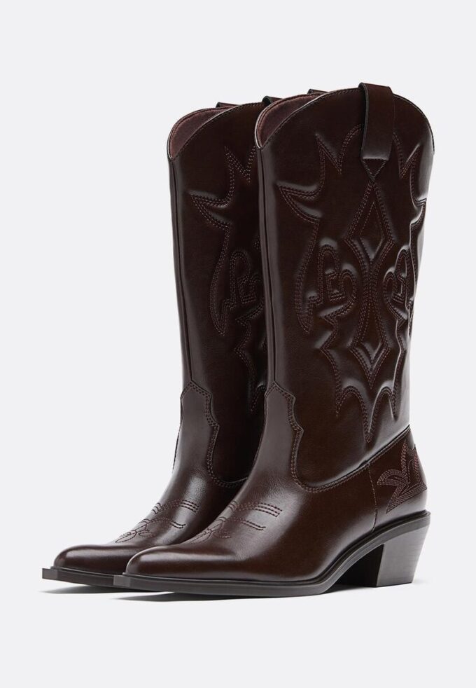 Cizme de cowboy cu toc Cizme de cowboy cu toc