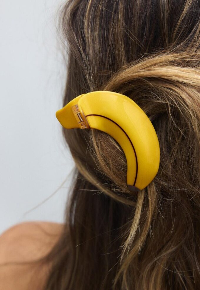 Clemă de păr în formă de banană