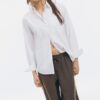 Cămașă de bază din poplin cu buzunar Cămașă de bază din poplin cu buzunar