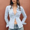 Cămașă de bază mulată cu dungi Cămașă de bază mulată cu dungi