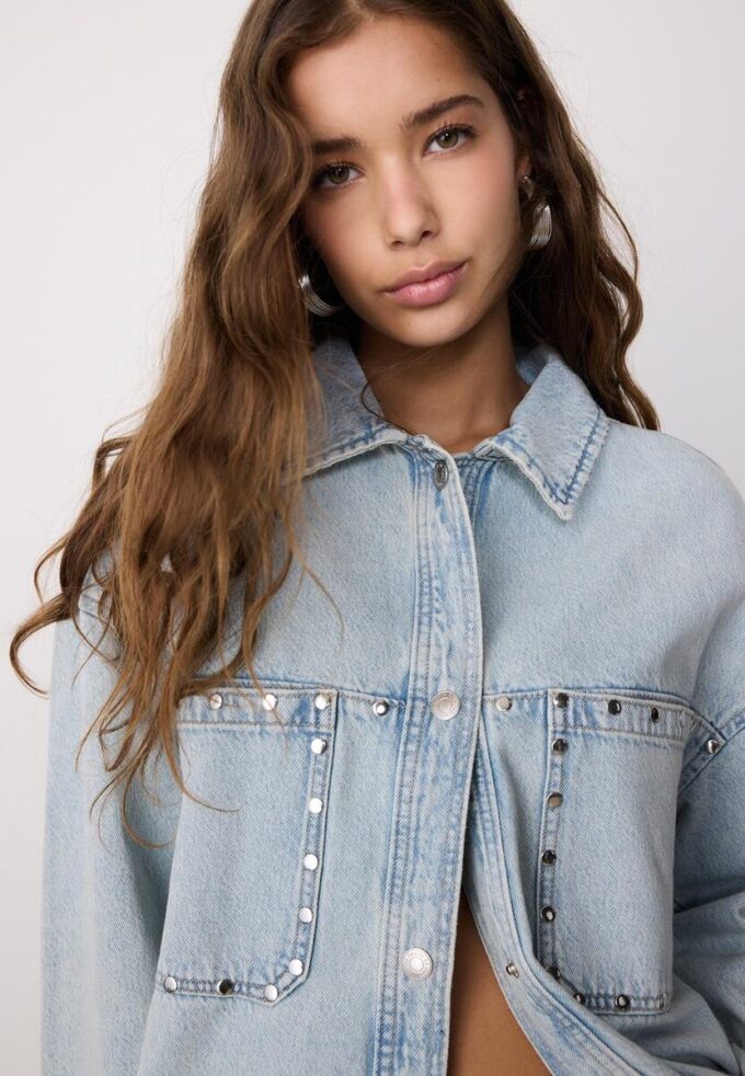 Cămașă scurtă din denim cu ținte Cămașă scurtă din denim cu ținte