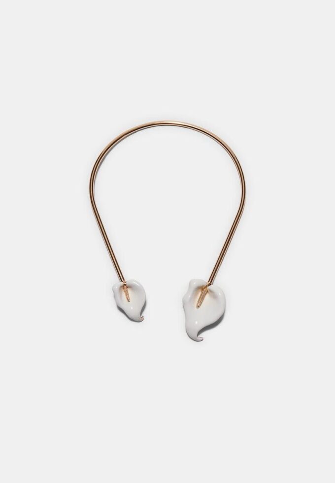 Colier tip choker cu floare de cala