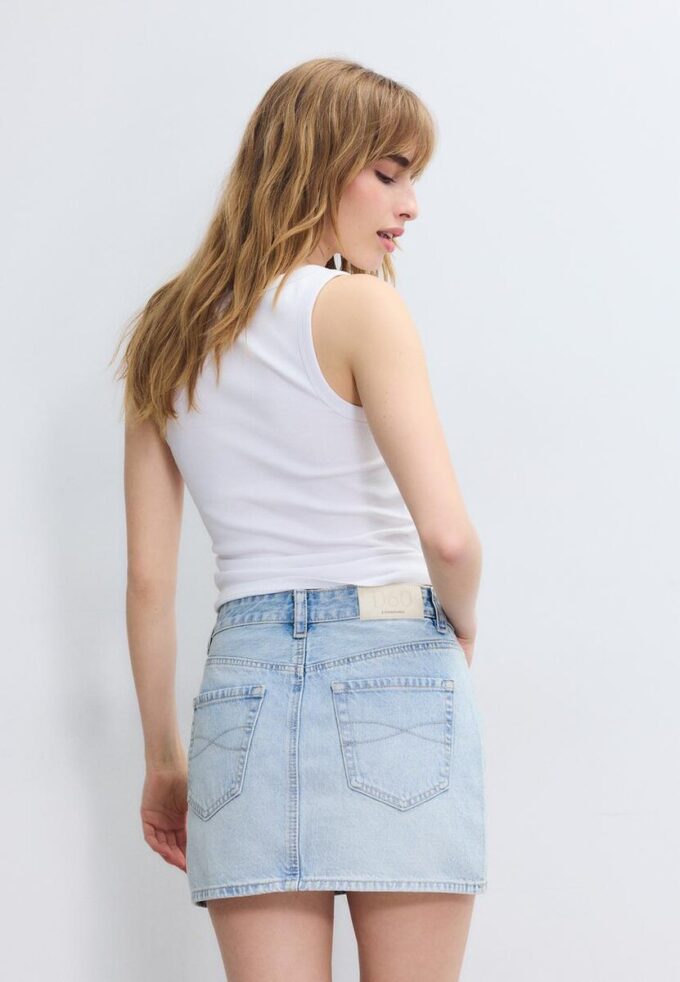 D60 Fustă mini din denim de articole de bază D60 Fustă mini din denim de articole de bază