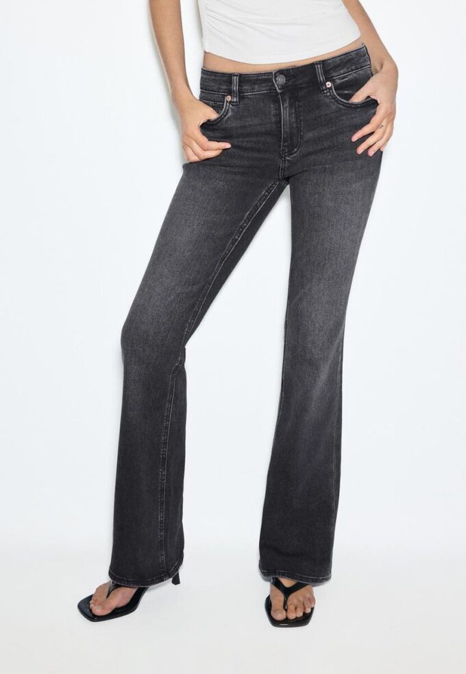 D67 Blugi slim bootcut D67 Blugi slim bootcut