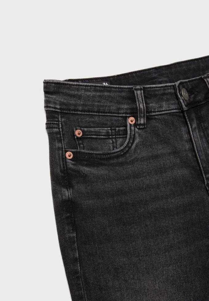 D67 Blugi slim bootcut D67 Blugi slim bootcut