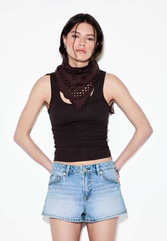 D79 Pantaloni scurți cu talie joasă D79 Pantaloni scurți cu talie joasă