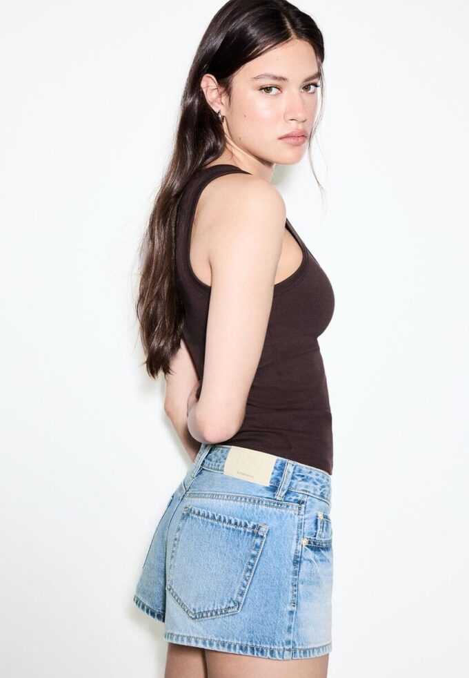 D79 Pantaloni scurți cu talie joasă D79 Pantaloni scurți cu talie joasă