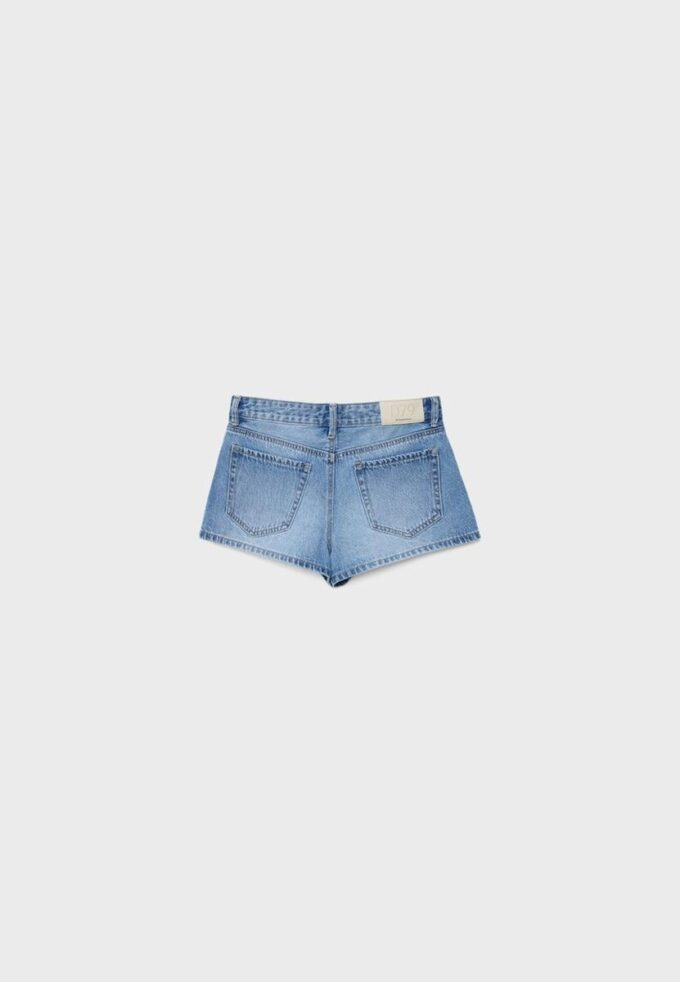 D79 Pantaloni scurți cu talie joasă D79 Pantaloni scurți cu talie joasă