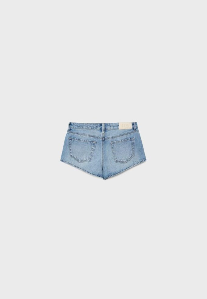 D79 Pantaloni scurți cu talie joasă D79 Pantaloni scurți cu talie joasă