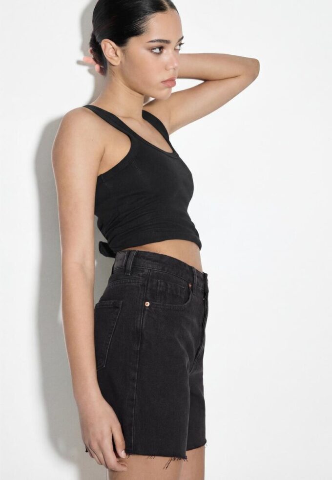 D93 Pantaloni scurți lungi din denim D93 Pantaloni scurți lungi din denim