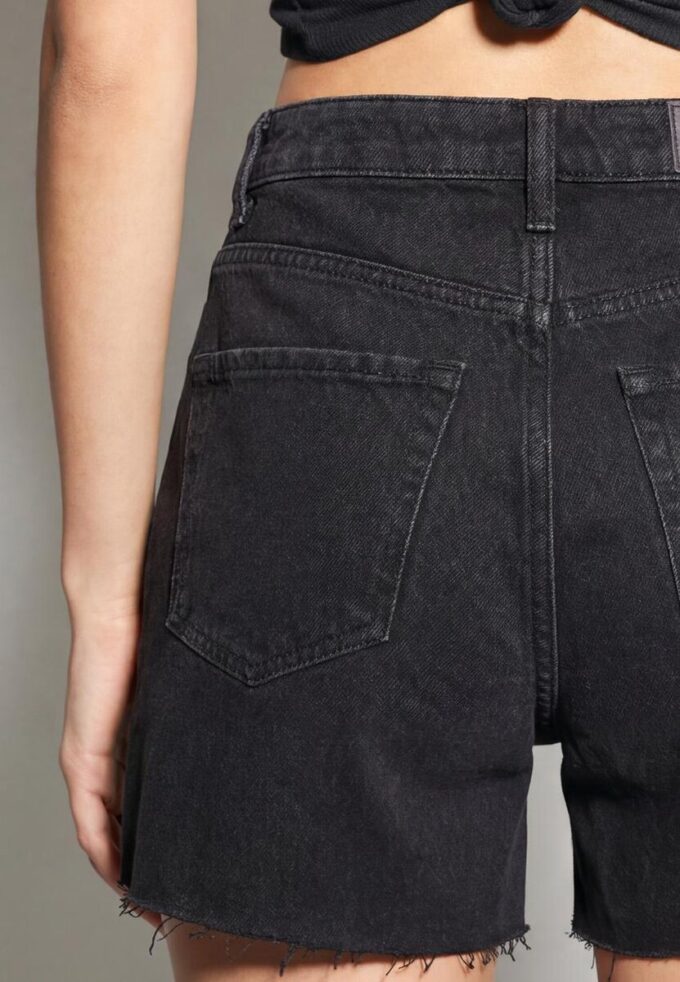 D93 Pantaloni scurți lungi din denim D93 Pantaloni scurți lungi din denim