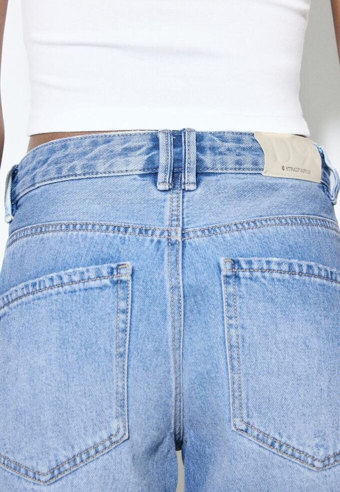 D93 Pantaloni scurți lungi din denim D93 Pantaloni scurți lungi din denim