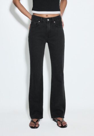 D98 Blugi cu croi drept D98 Blugi cu croi drept