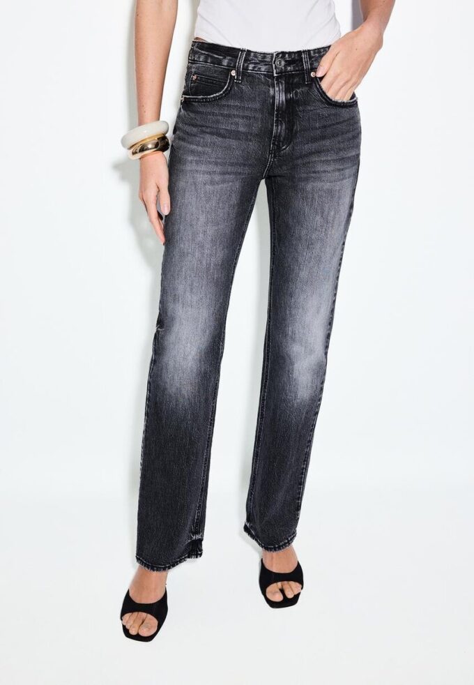 D98 Blugi cu croi drept D98 Blugi cu croi drept