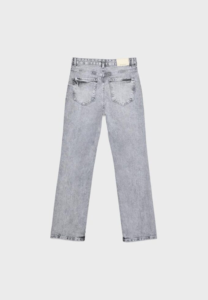 D98 Blugi cu croi drept