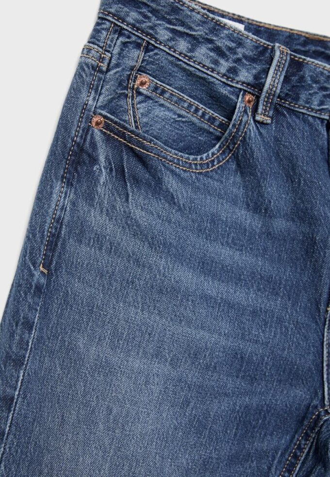 D98 Blugi cu croi drept D98 Blugi cu croi drept