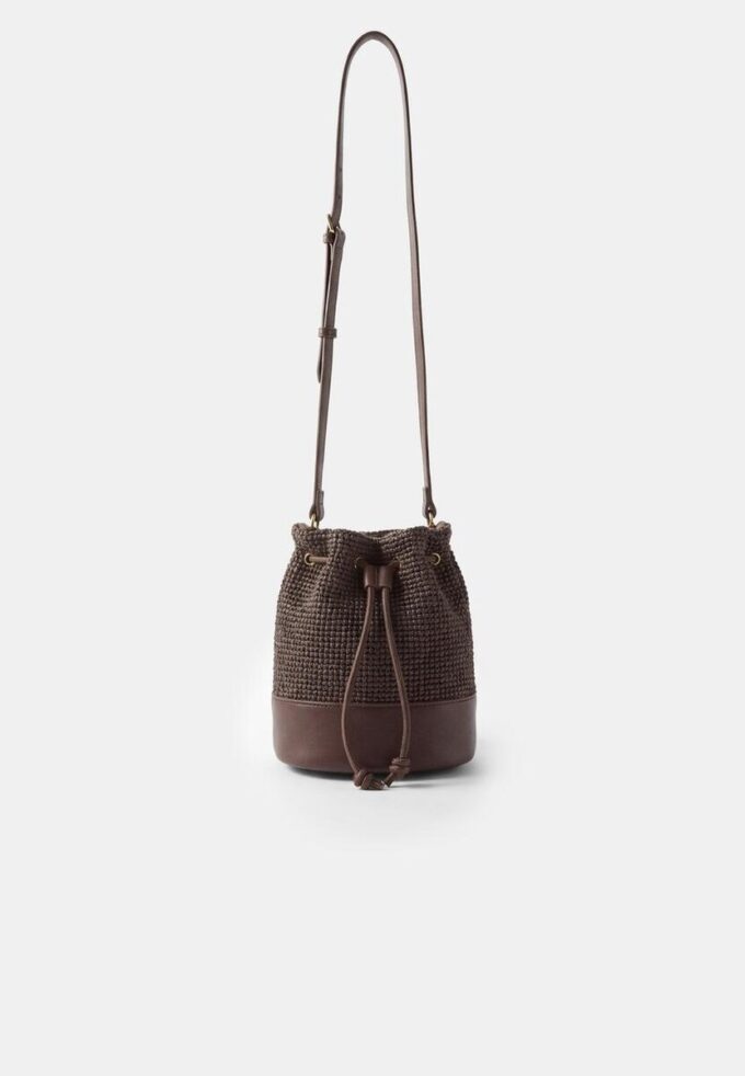 Geantă crossbody croșetată în culori contrastante Geantă crossbody croșetată în culori contrastante