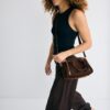Geantă crossbody cu detalii cu fermoar