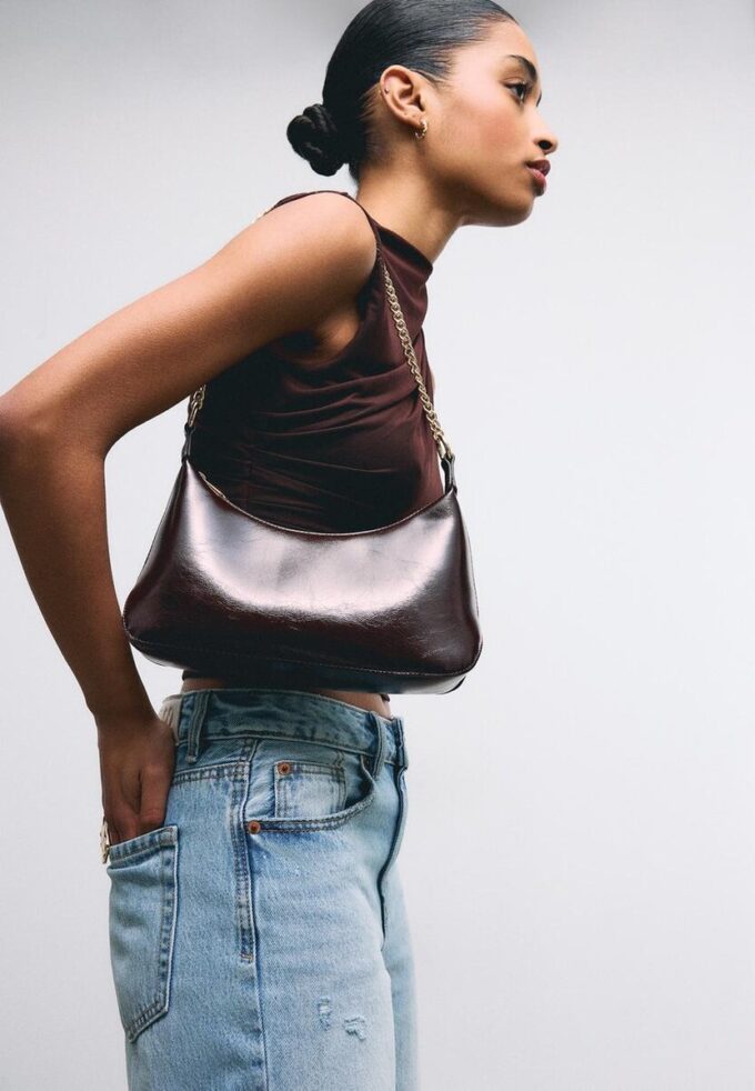 Geantă crossbody cu lanțuri