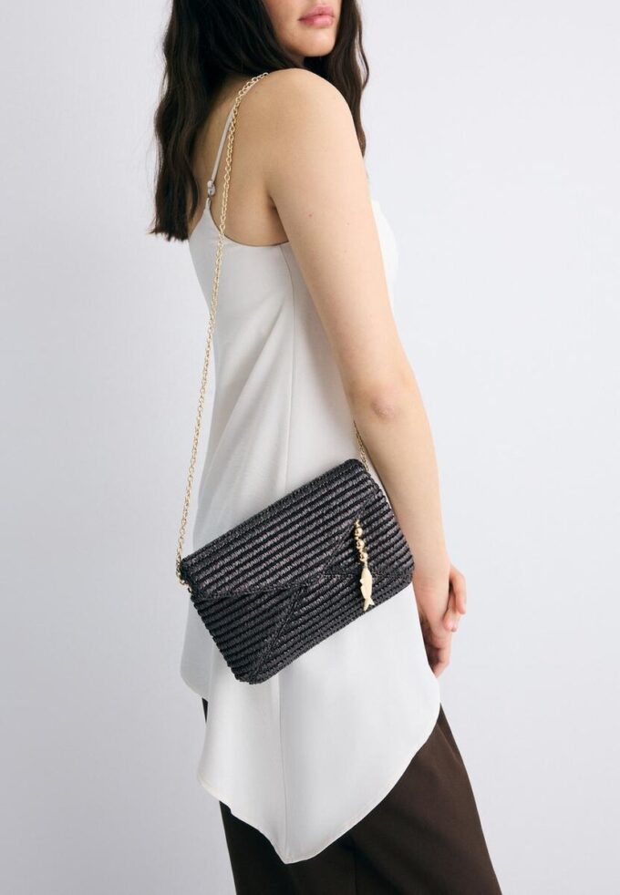 Geantă crossbody tip plic cu efect de rafie Geantă crossbody tip plic cu efect de rafie