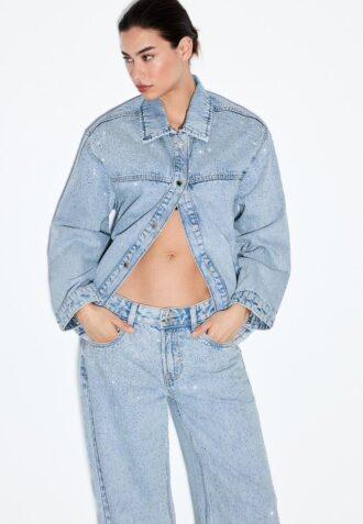 Jachetă din denim cu buzunare aplicate și strasuri Jachetă din denim cu buzunare aplicate și strasuri